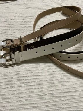 Steve Madden Reversible Leather Belt in White and Tan